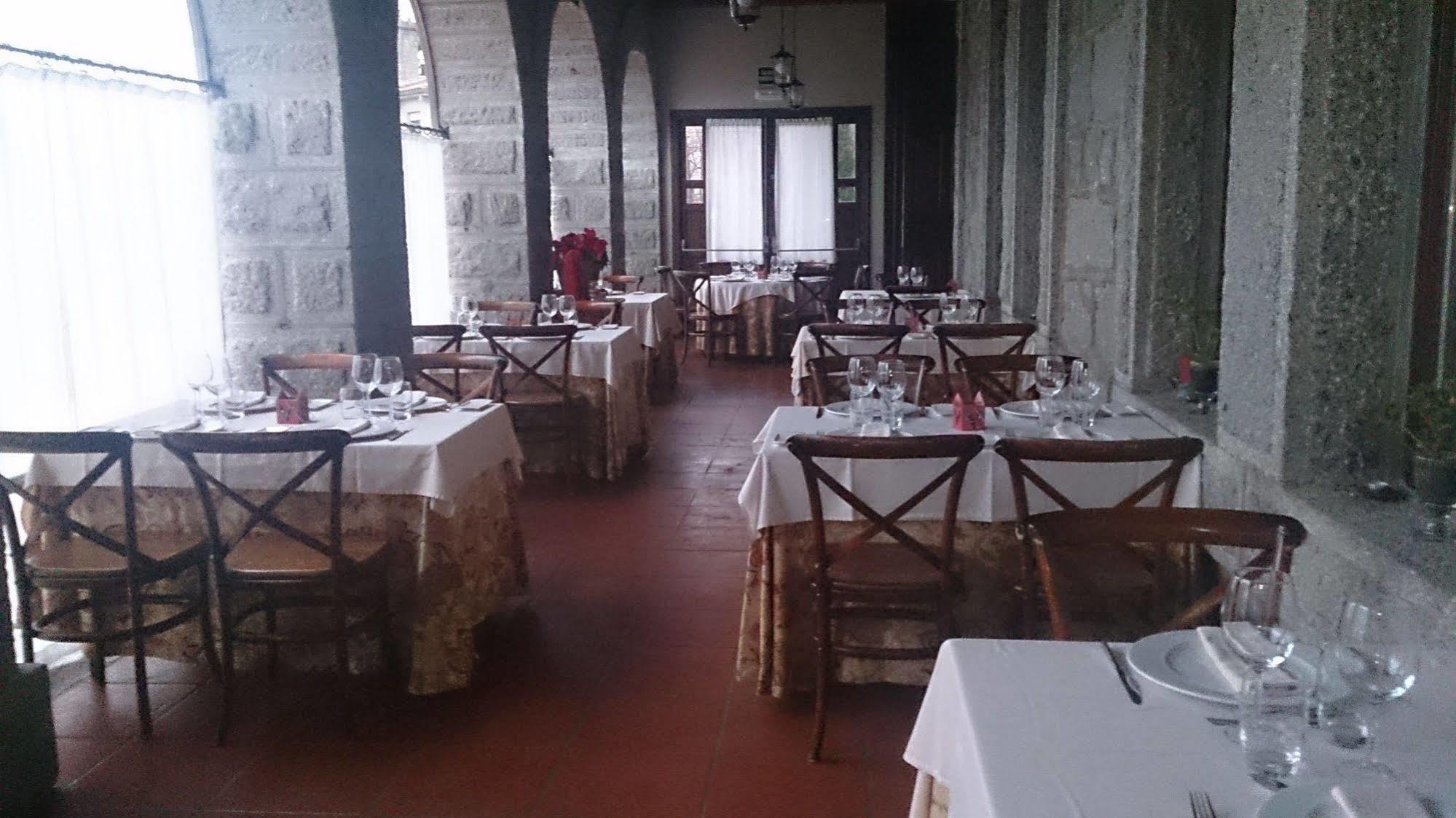 Posada Real Restaurante El Linar Del Zaire ブルゴオンド エクステリア 写真